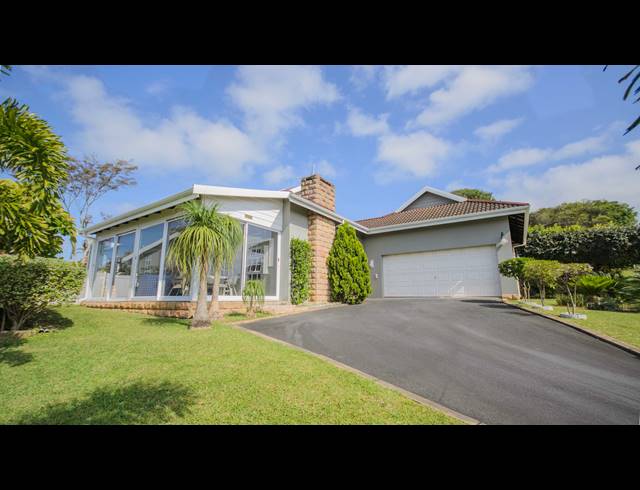 3 BEDROOM TOWNHOUSE FOR SALE IN SHELLY BEACH